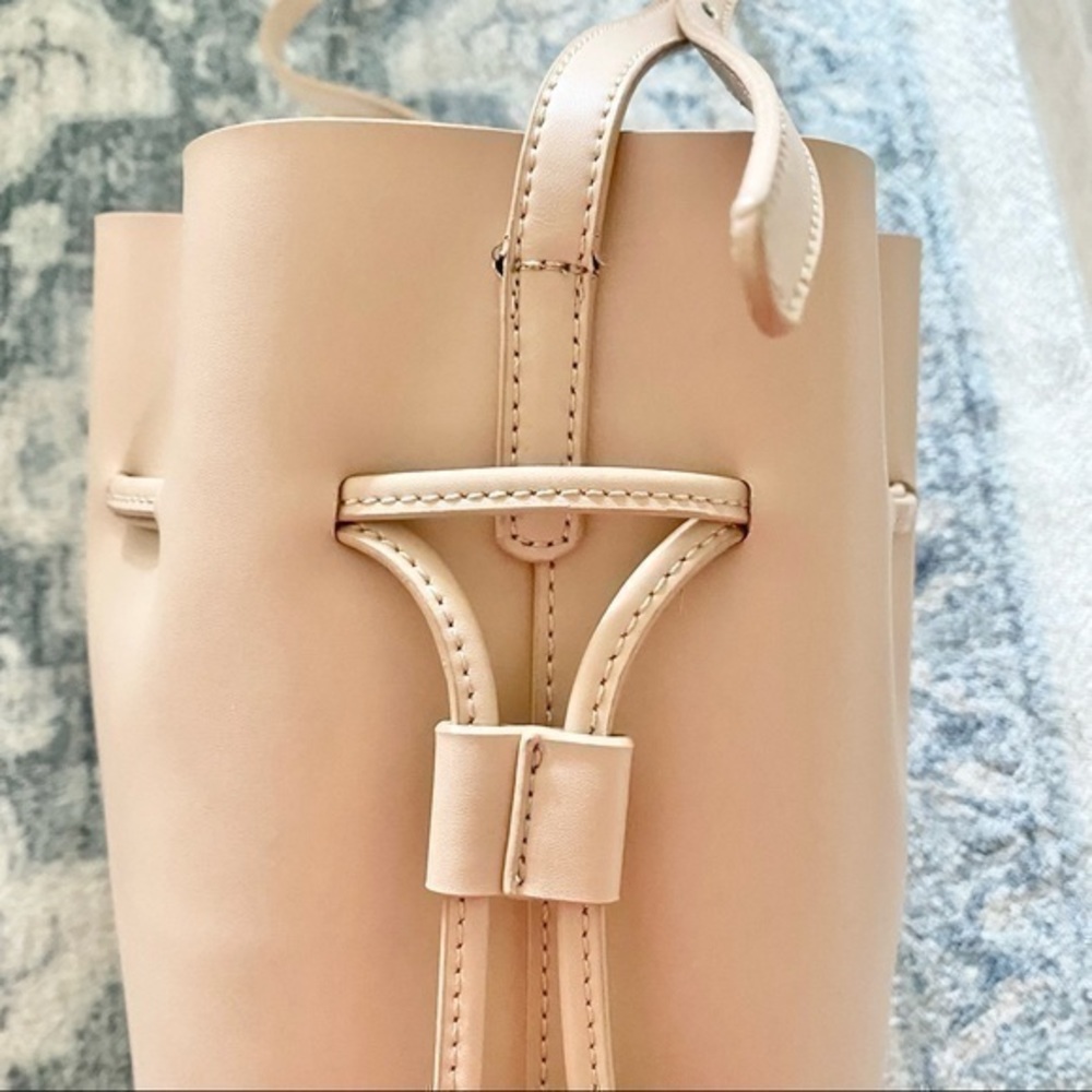 Elegant Pink Crossbody Bag - Picture 6 of 8